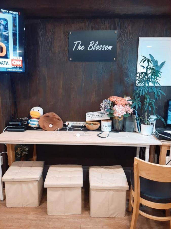 The Blossom Yeonnam Guesthouse Seul Dış mekan fotoğraf