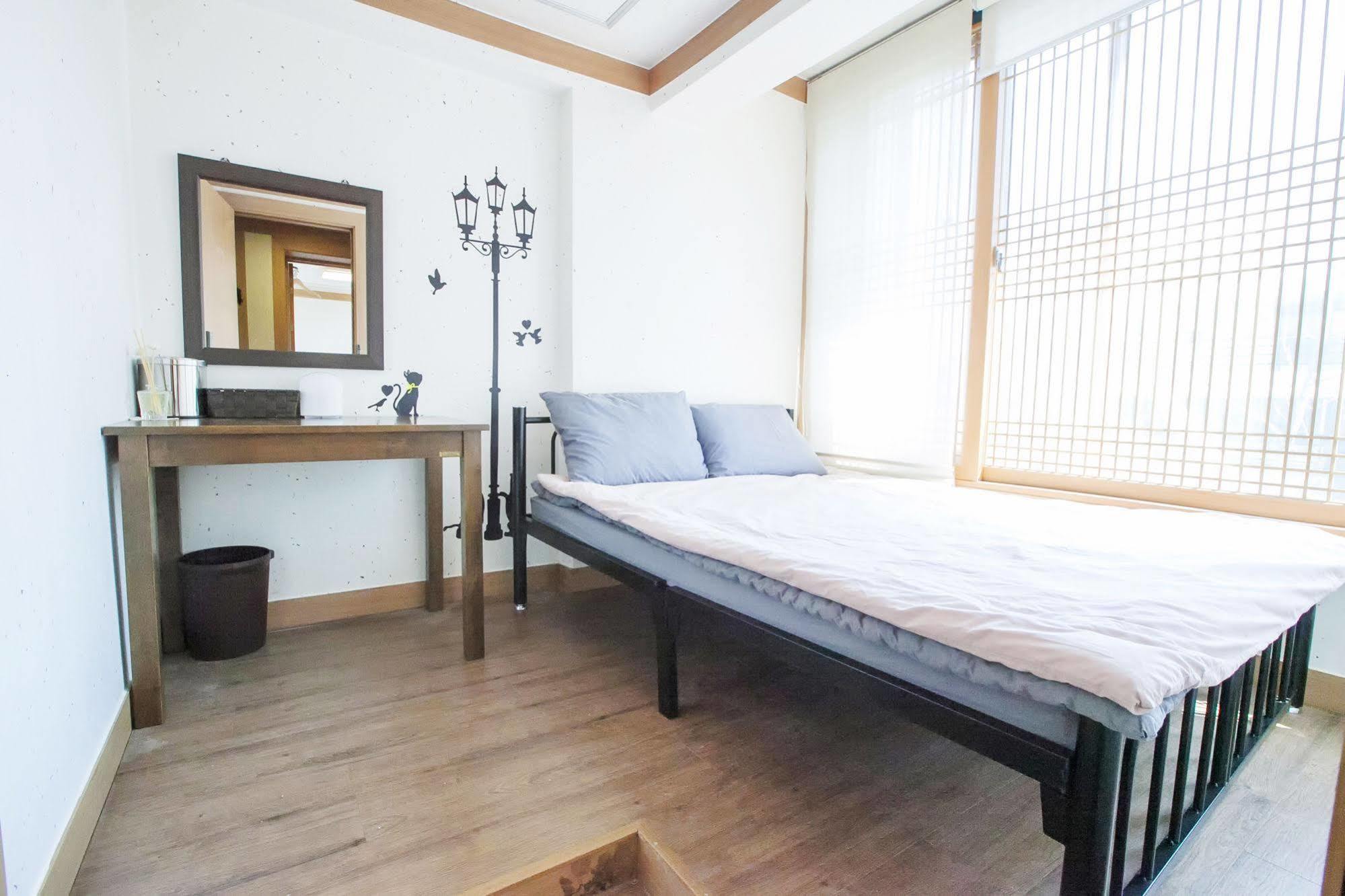 The Blossom Yeonnam Guesthouse Seul Dış mekan fotoğraf